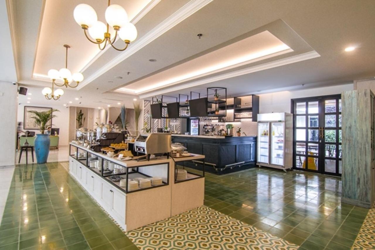 Jambuluwuk Thamrin Hotel Джакарта Екстериор снимка