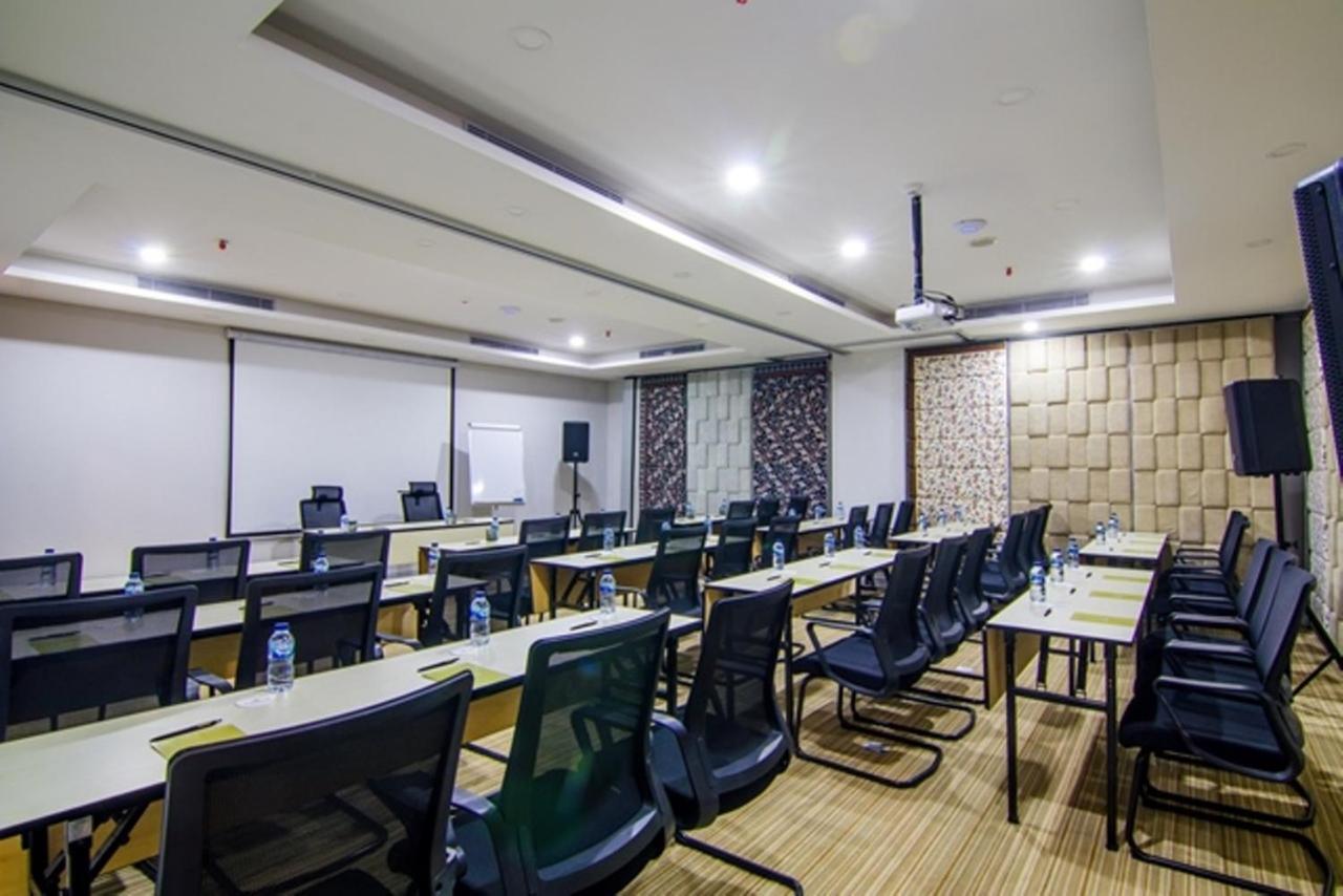 Jambuluwuk Thamrin Hotel Джакарта Екстериор снимка